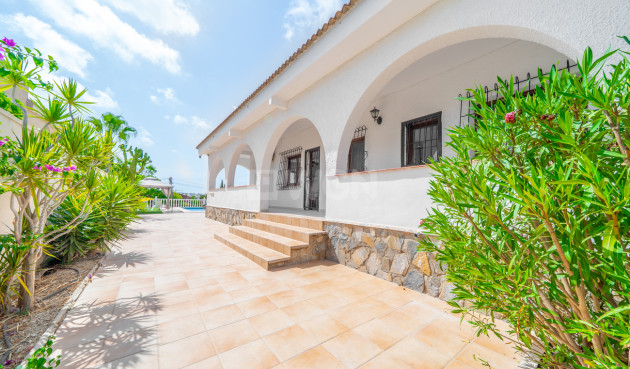 Odsprzedaż - Villa - Los Balcones - Costa Blanca