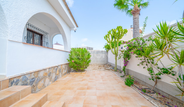 Odsprzedaż - Villa - Los Balcones - Costa Blanca
