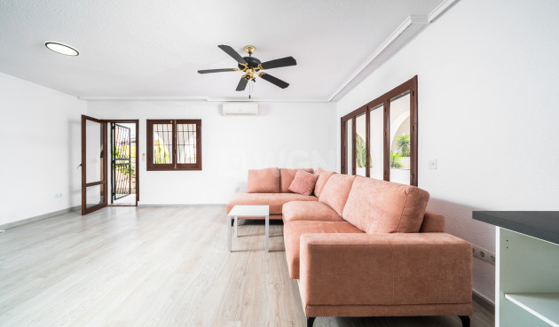 Odsprzedaż - Villa - Los Balcones - Costa Blanca