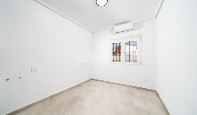Odsprzedaż - Villa - Los Balcones - Costa Blanca