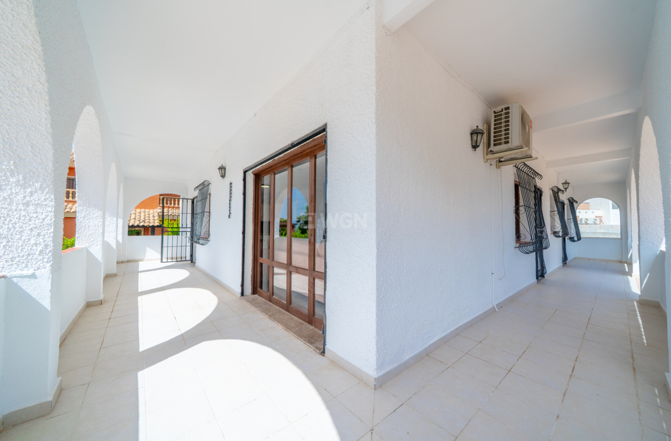 Odsprzedaż - Villa - Los Balcones - Costa Blanca