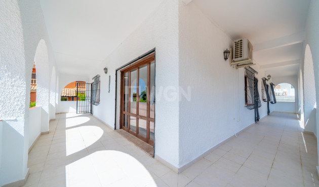 Odsprzedaż - Villa - Los Balcones - Costa Blanca