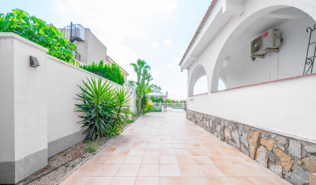 Odsprzedaż - Villa - Los Balcones - Costa Blanca