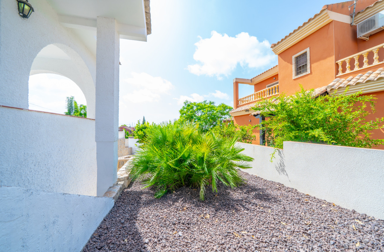 Odsprzedaż - Villa - Los Balcones - Costa Blanca