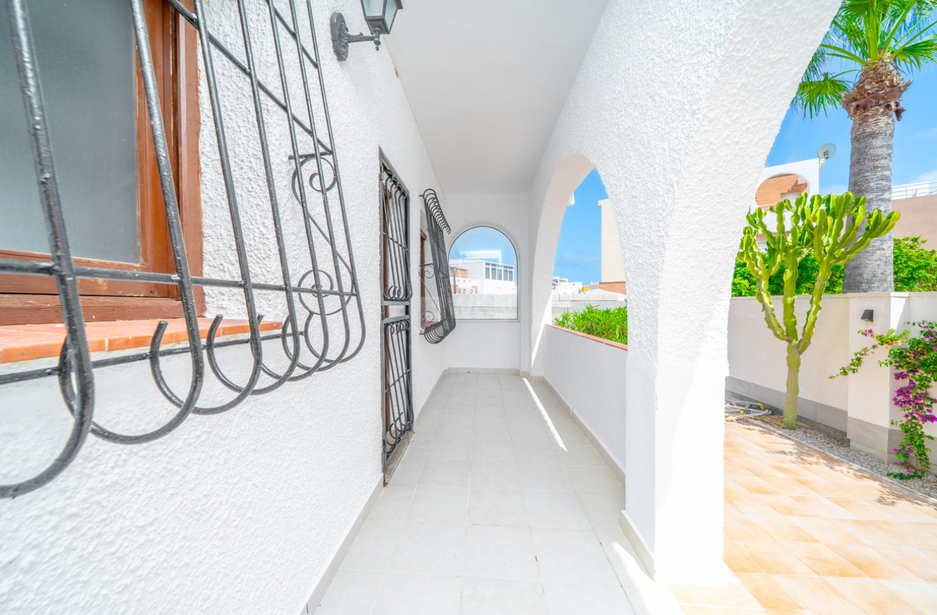Odsprzedaż - Villa - Los Balcones - Costa Blanca