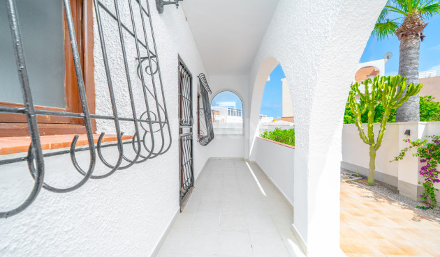 Odsprzedaż - Villa - Los Balcones - Costa Blanca