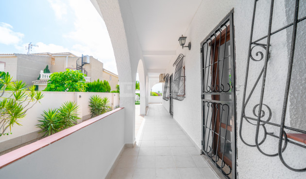 Odsprzedaż - Villa - Los Balcones - Costa Blanca