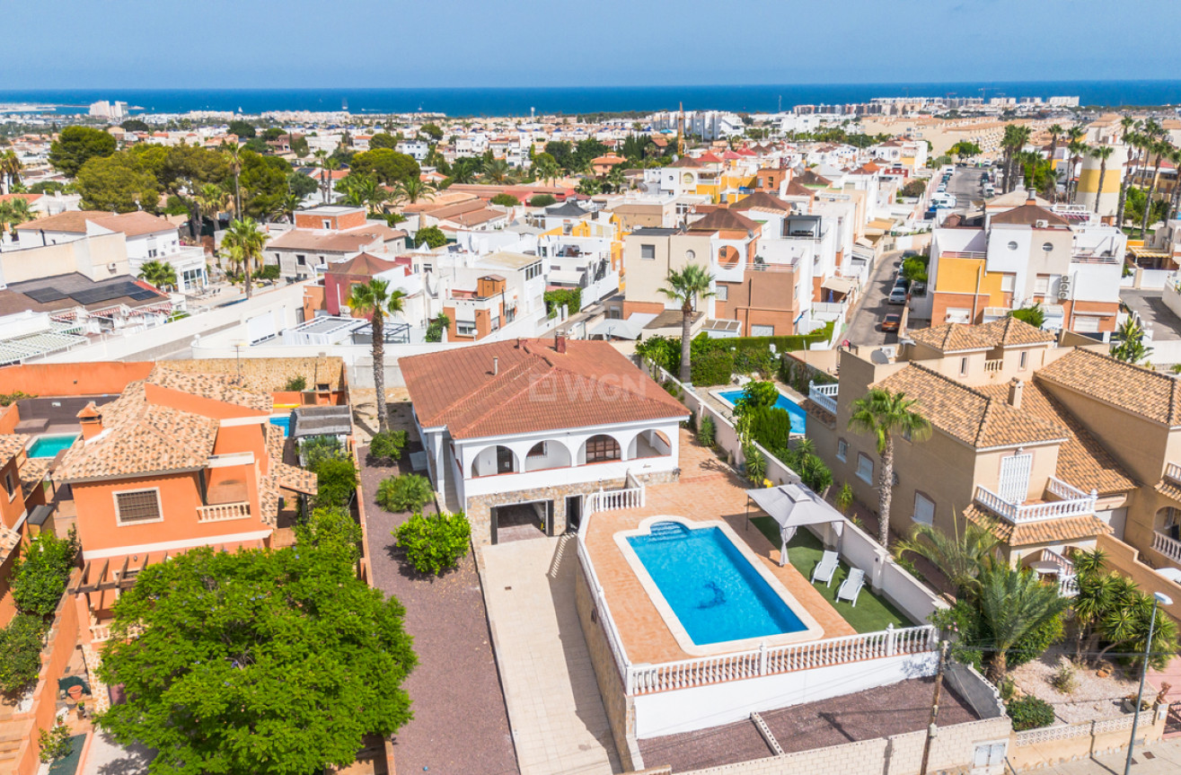 Odsprzedaż - Villa - Los Balcones - Costa Blanca