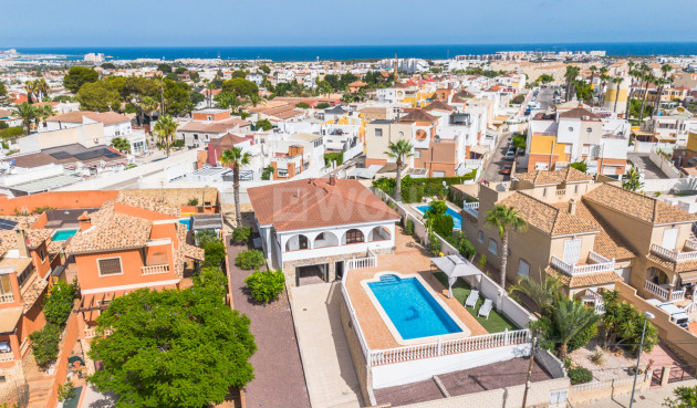 Odsprzedaż - Villa - Los Balcones - Costa Blanca