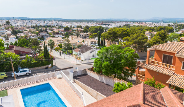 Odsprzedaż - Villa - Los Balcones - Costa Blanca