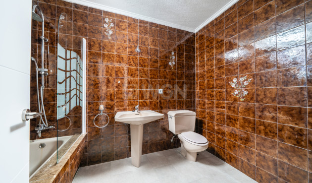 Odsprzedaż - Villa - Los Balcones - Costa Blanca