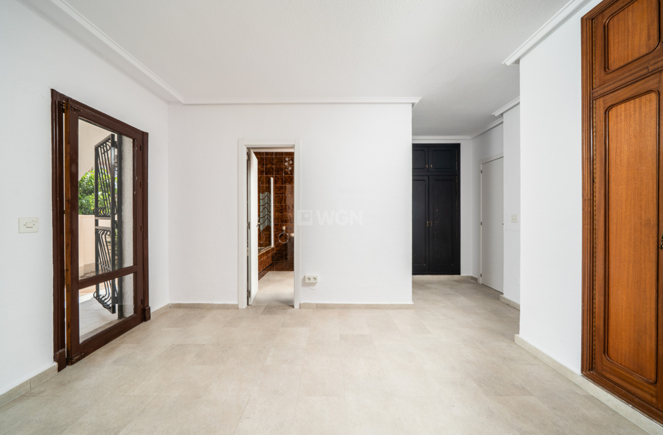 Odsprzedaż - Villa - Los Balcones - Costa Blanca