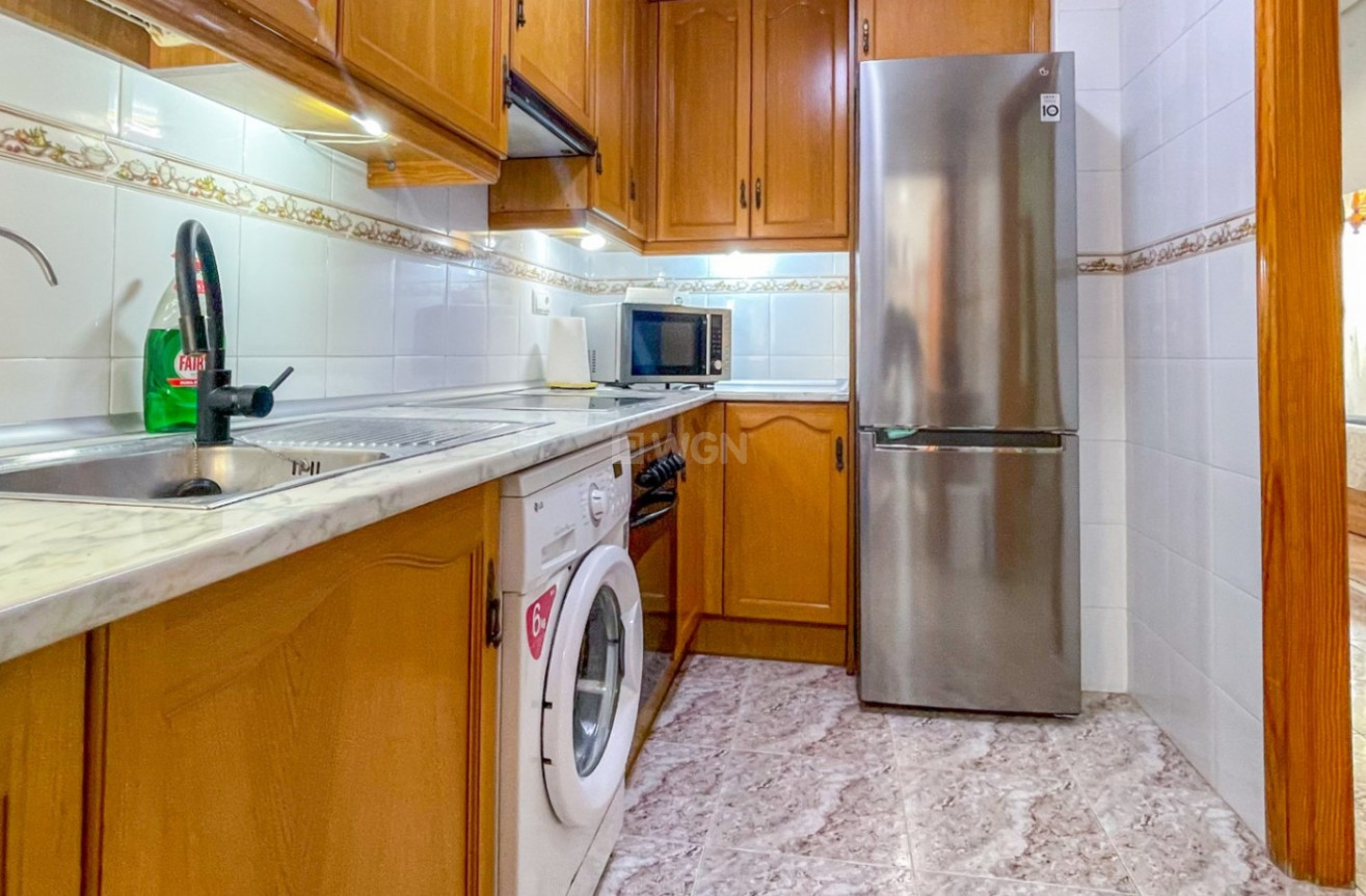 Odsprzedaż - Mieszkanie w bloku - Torrevieja - Costa Blanca