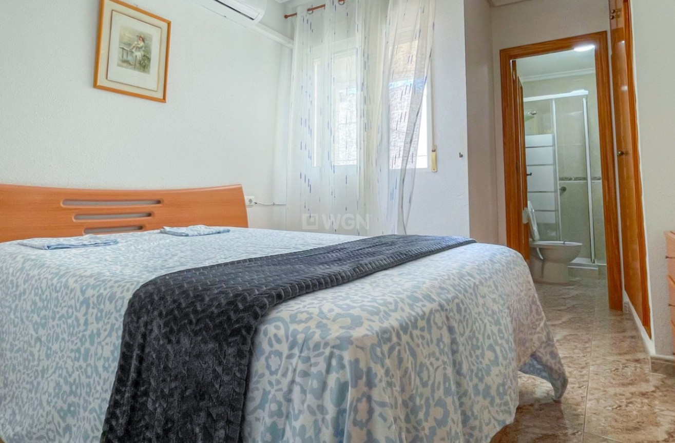 Odsprzedaż - Mieszkanie w bloku - Torrevieja - Costa Blanca