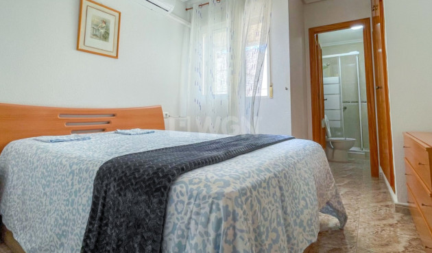 Odsprzedaż - Mieszkanie w bloku - Torrevieja - Costa Blanca