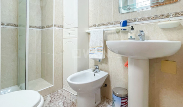 Odsprzedaż - Mieszkanie w bloku - Torrevieja - Costa Blanca