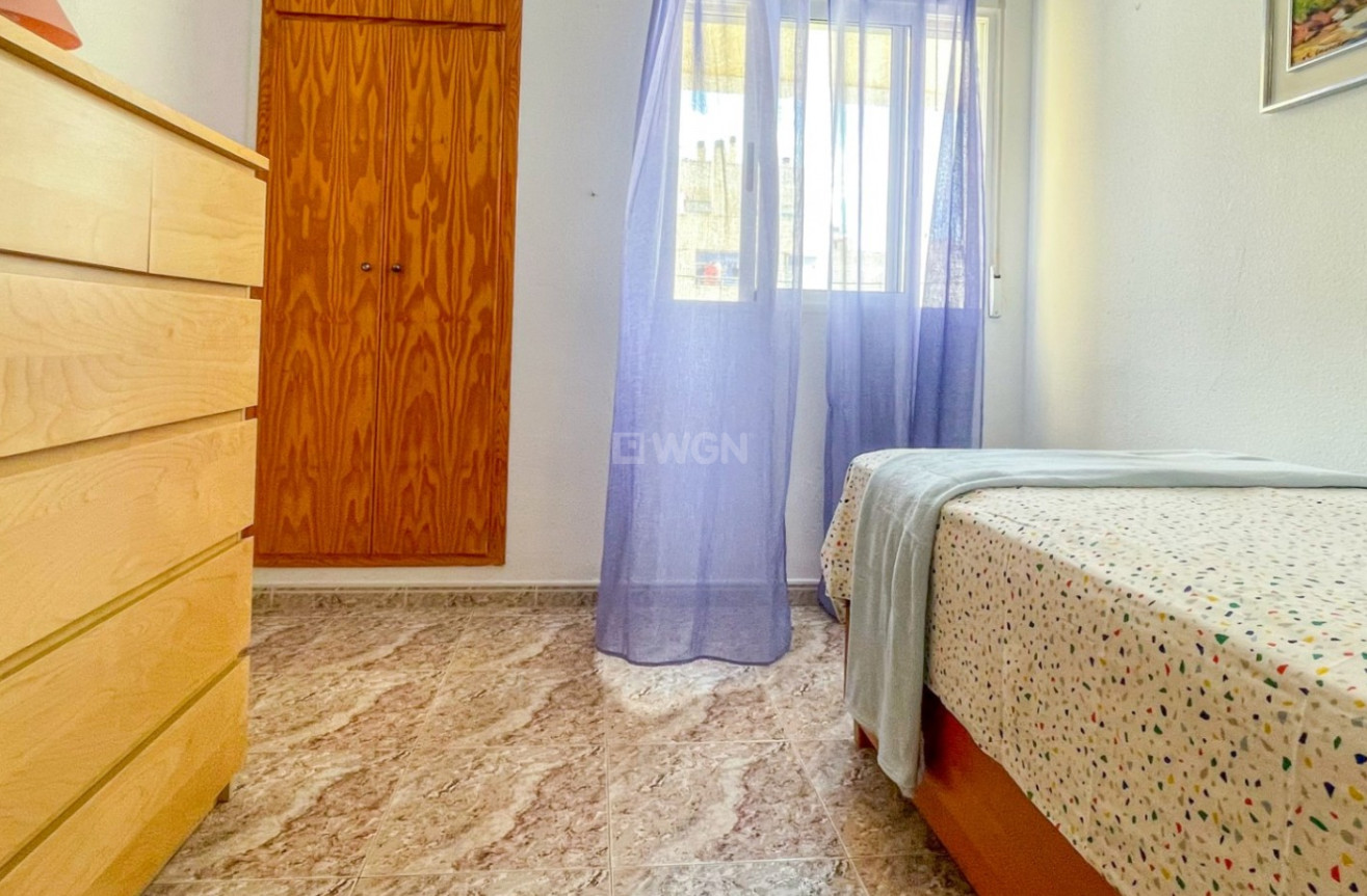 Odsprzedaż - Mieszkanie w bloku - Torrevieja - Costa Blanca