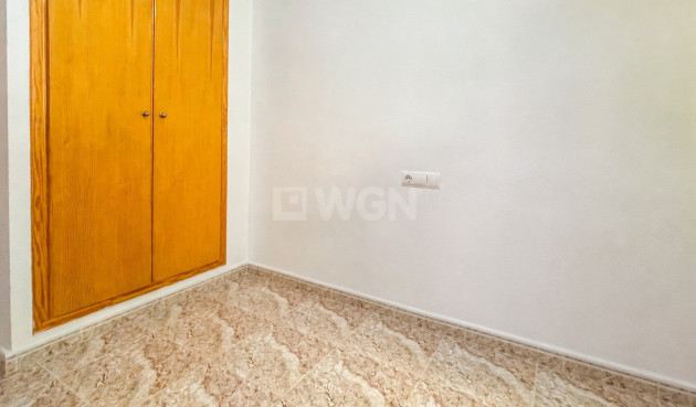 Odsprzedaż - Mieszkanie w bloku - Torrevieja - Costa Blanca