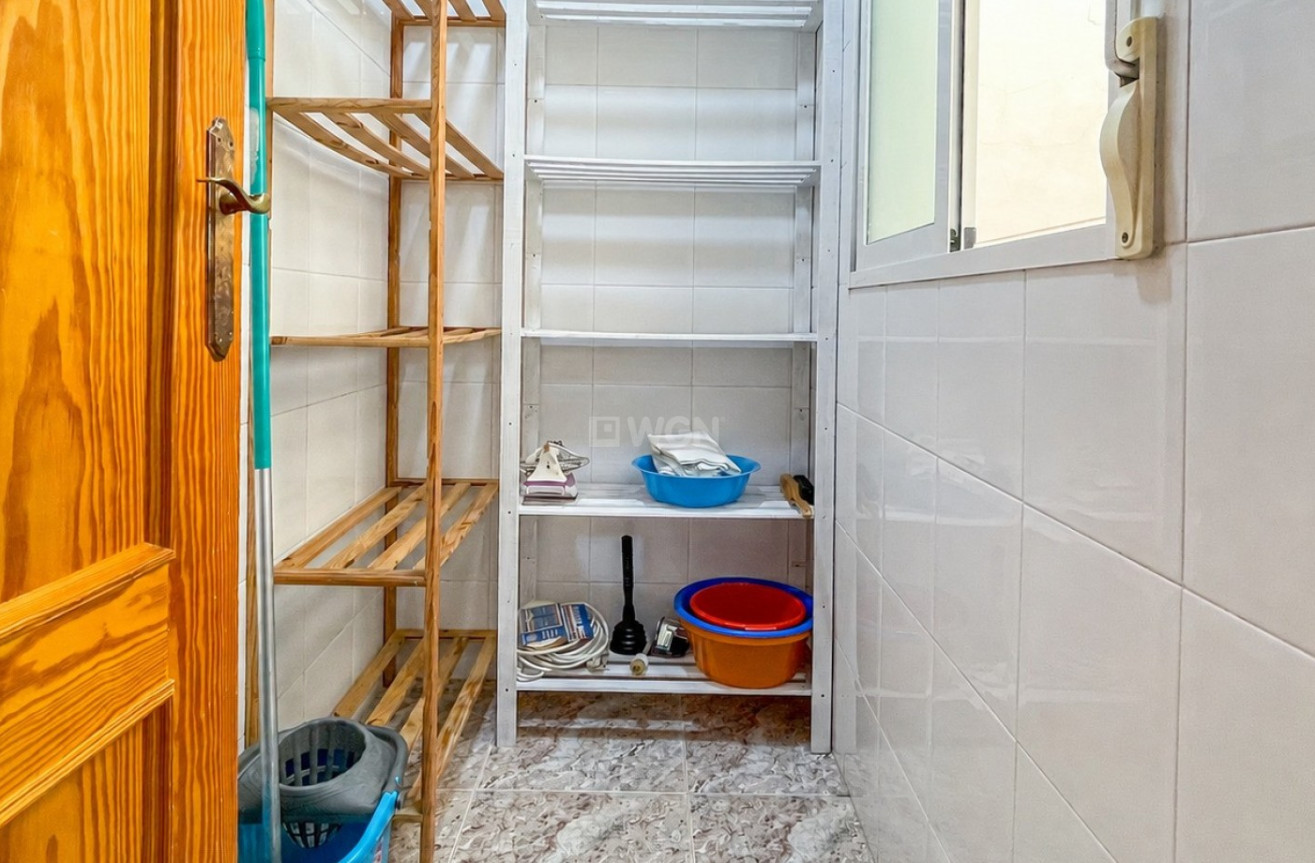 Odsprzedaż - Mieszkanie w bloku - Torrevieja - Costa Blanca