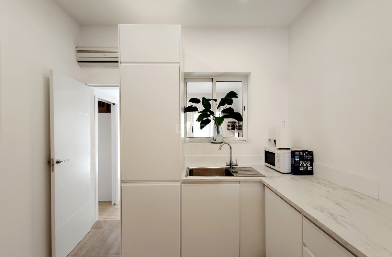 Odsprzedaż - Kamienica - Playa Flamenca - Costa Blanca