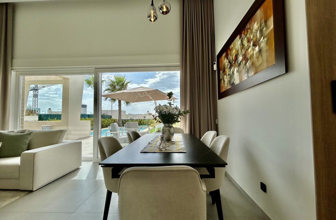 Odsprzedaż - Villa - La Finca Golf Resort - Inland