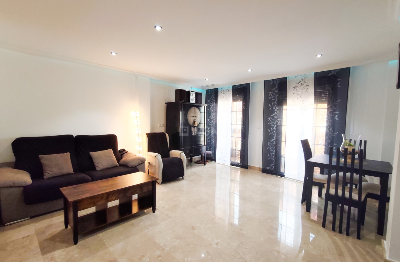Odsprzedaż - Mieszkanie w bloku - Torrevieja - Costa Blanca