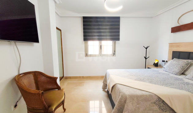 Odsprzedaż - Mieszkanie w bloku - Torrevieja - Costa Blanca