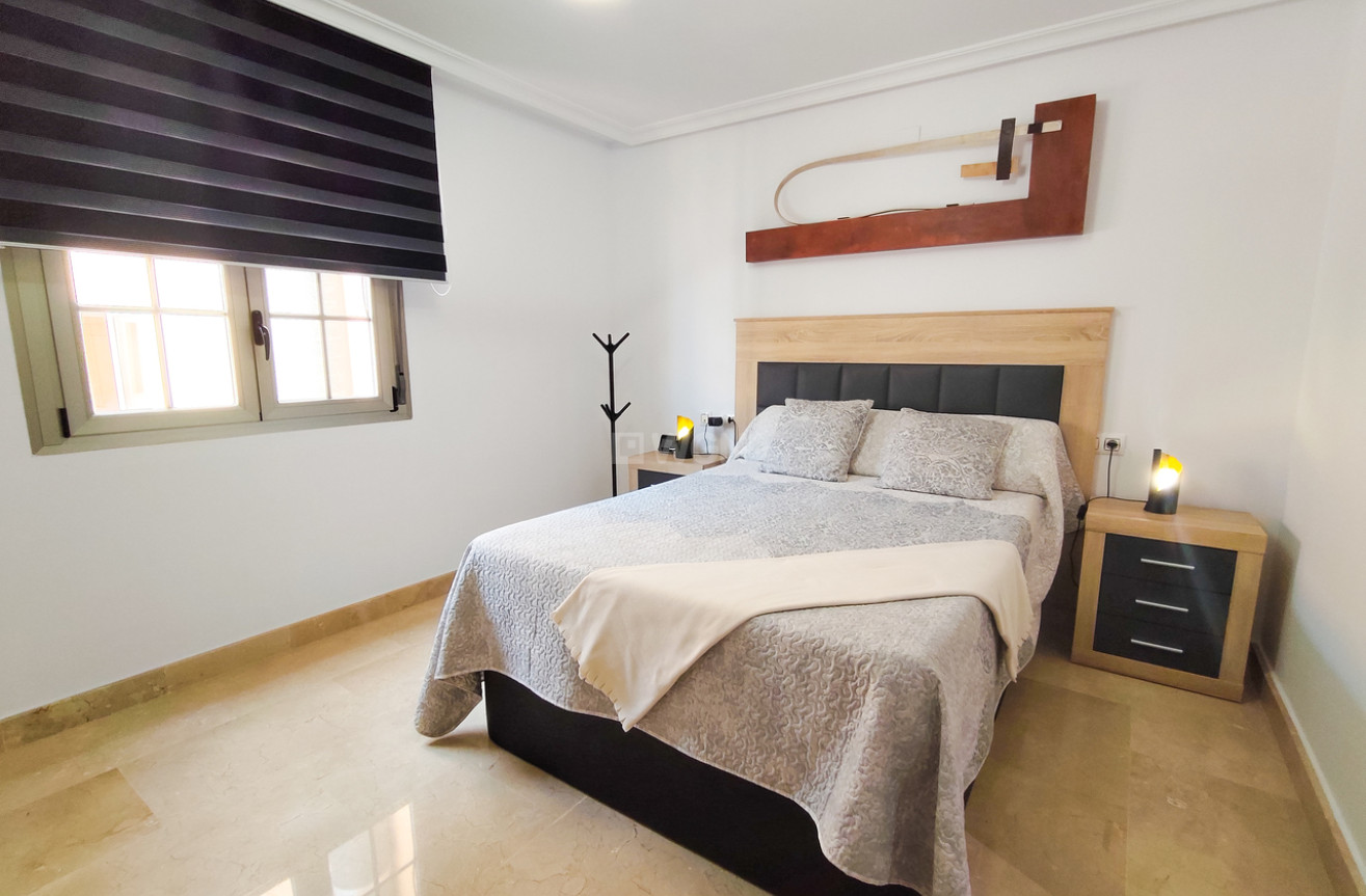 Odsprzedaż - Mieszkanie w bloku - Torrevieja - Costa Blanca