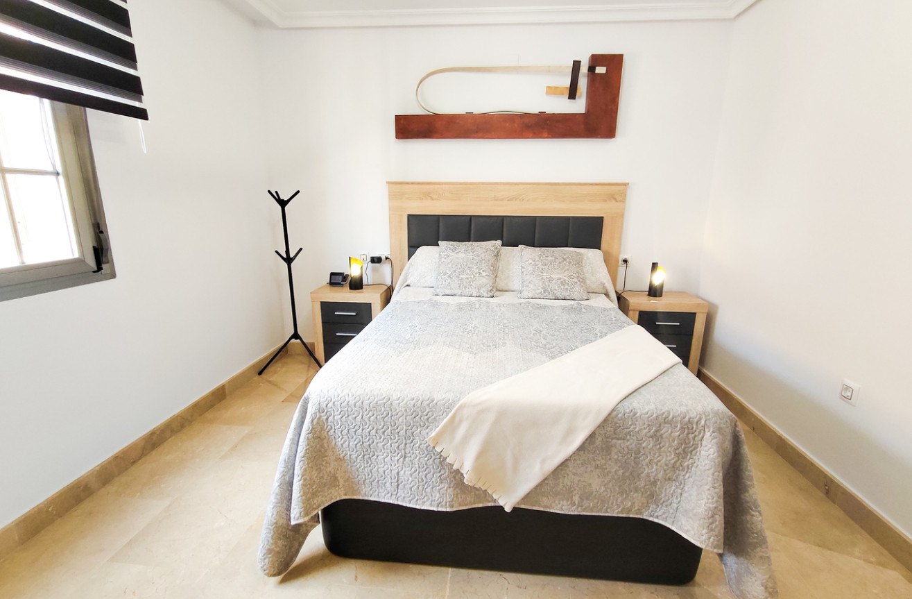 Odsprzedaż - Mieszkanie w bloku - Torrevieja - Costa Blanca