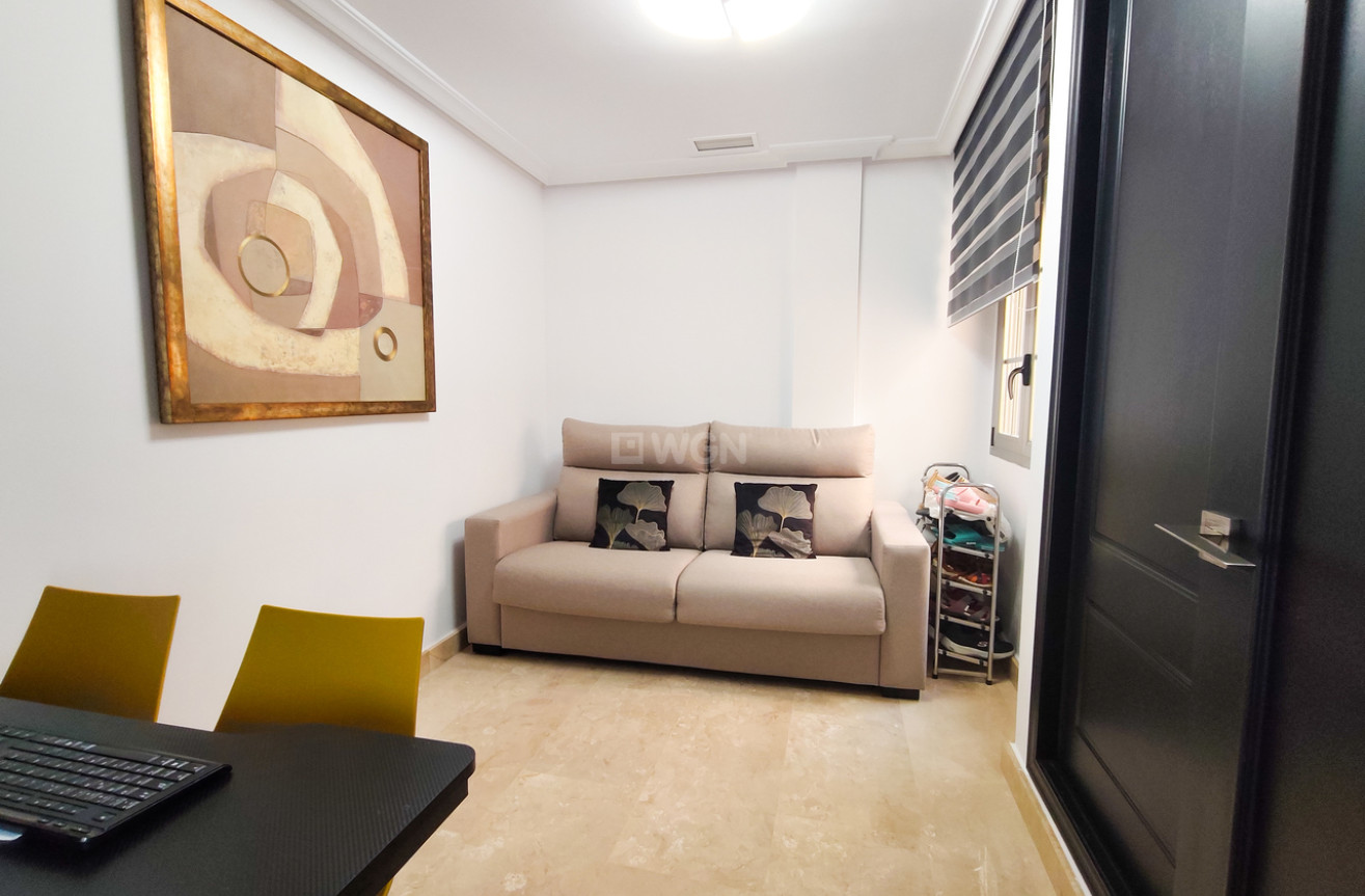 Odsprzedaż - Mieszkanie w bloku - Torrevieja - Costa Blanca
