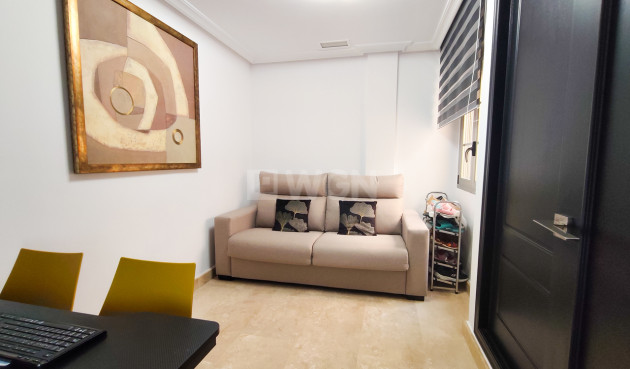Odsprzedaż - Mieszkanie w bloku - Torrevieja - Costa Blanca