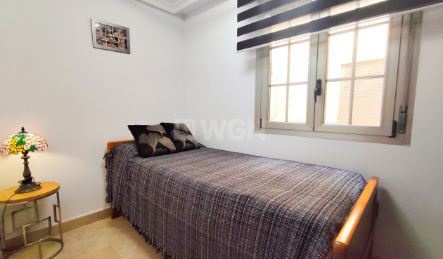Odsprzedaż - Mieszkanie w bloku - Torrevieja - Costa Blanca