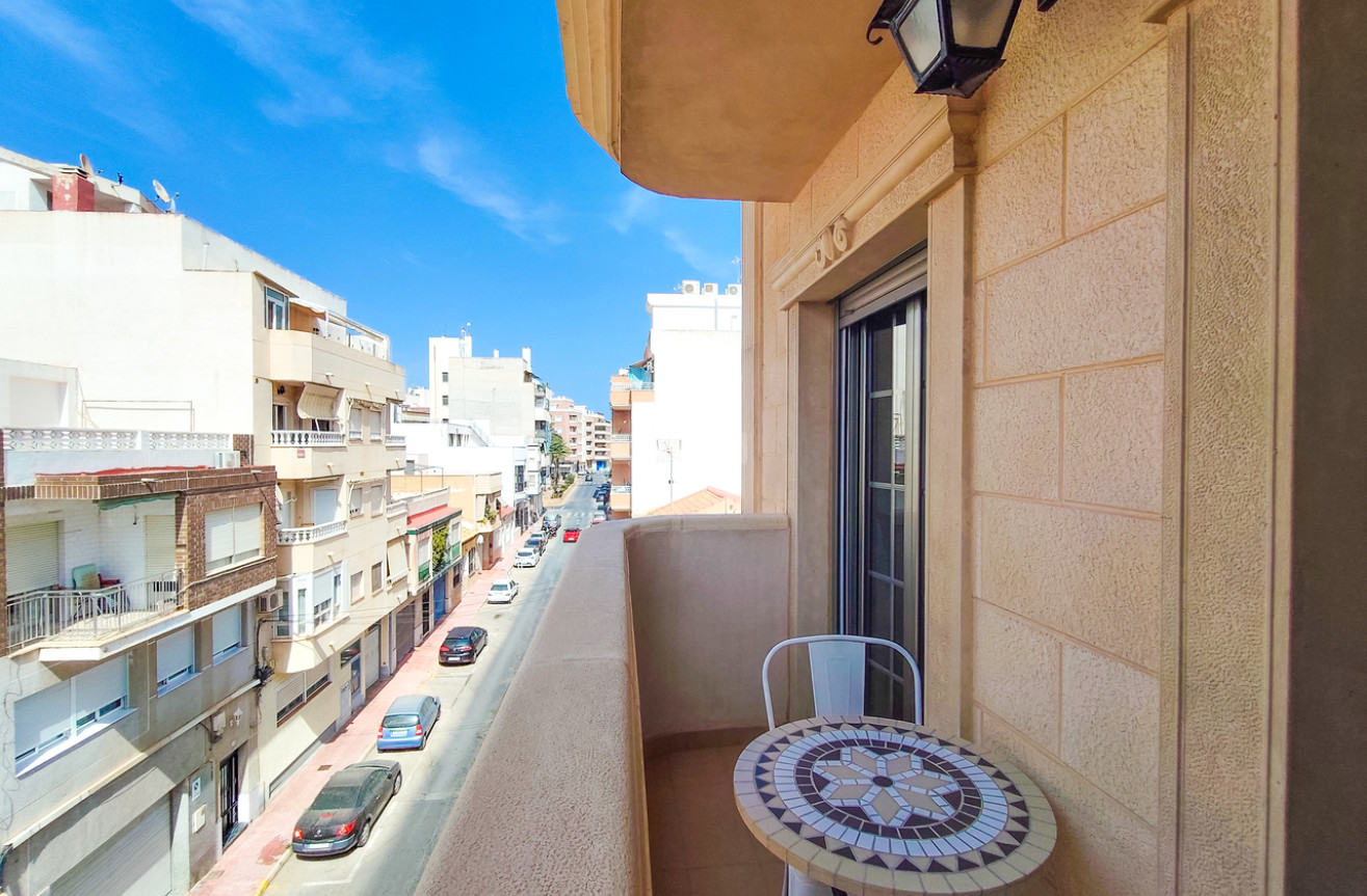 Odsprzedaż - Mieszkanie w bloku - Torrevieja - Costa Blanca