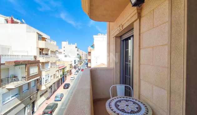 Odsprzedaż - Mieszkanie w bloku - Torrevieja - Costa Blanca