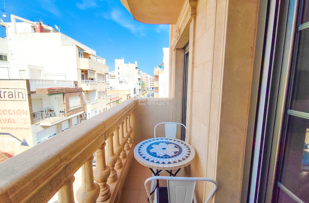 Odsprzedaż - Mieszkanie w bloku - Torrevieja - Costa Blanca