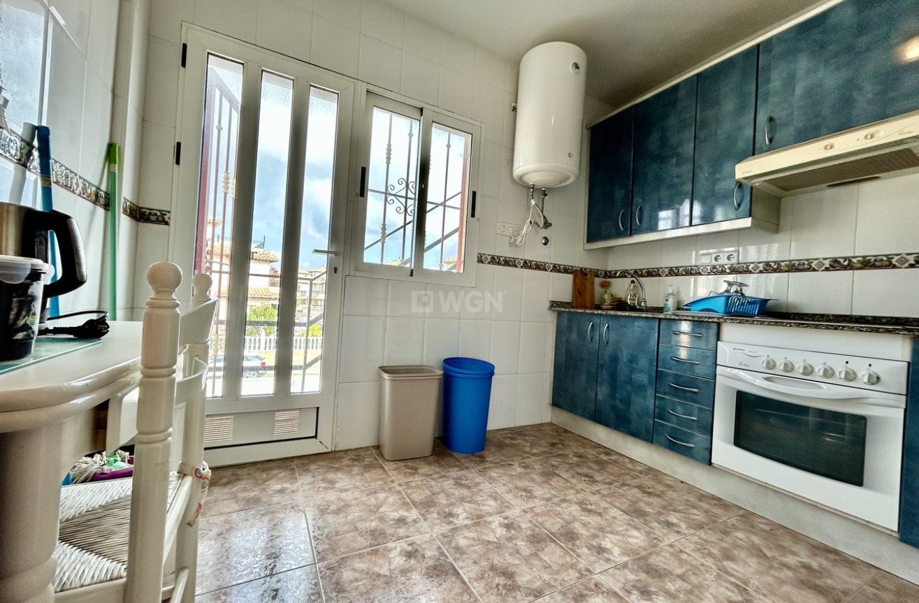 Odsprzedaż - Mieszkanie w bloku - La Zenia - Costa Blanca