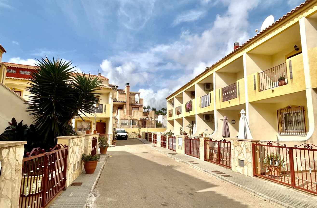 Odsprzedaż - Mieszkanie w bloku - La Zenia - Costa Blanca