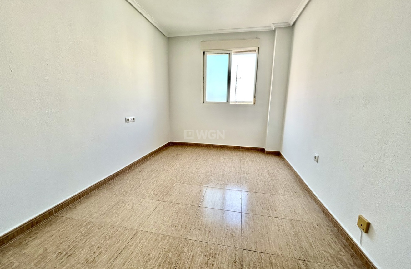 Odsprzedaż - Mieszkanie w bloku - Torrevieja - Costa Blanca
