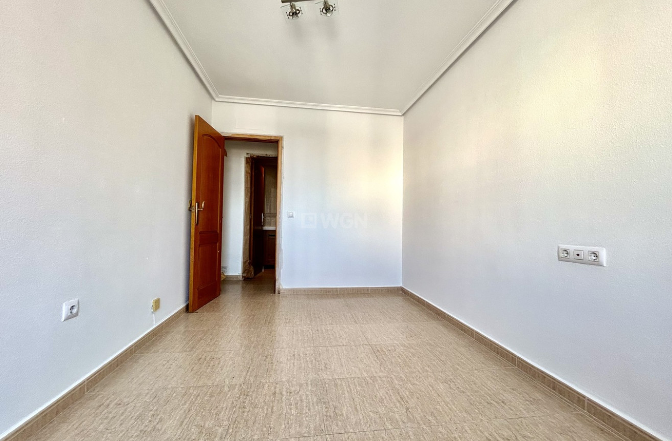 Odsprzedaż - Mieszkanie w bloku - Torrevieja - Costa Blanca