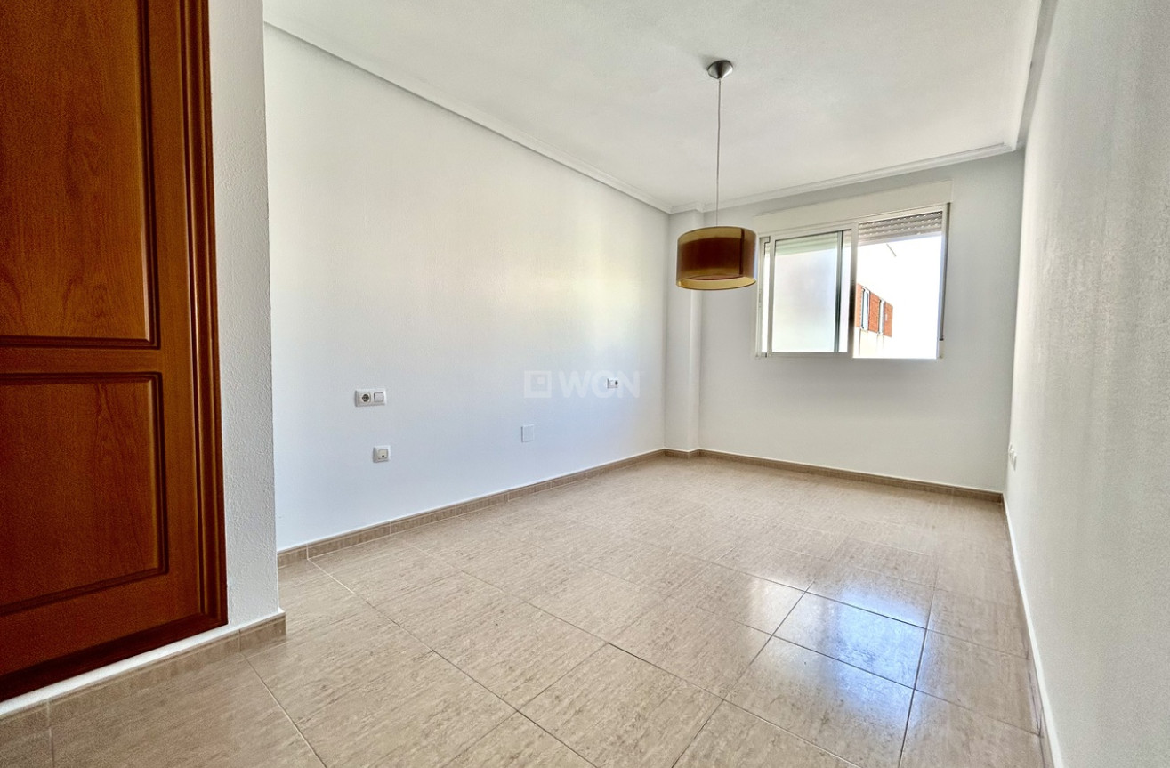 Odsprzedaż - Mieszkanie w bloku - Torrevieja - Costa Blanca