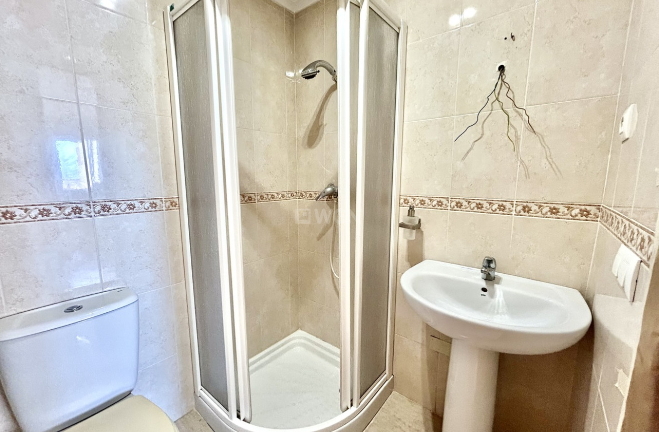 Odsprzedaż - Mieszkanie w bloku - Torrevieja - Costa Blanca