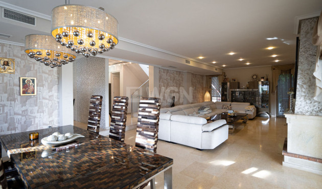 Odsprzedaż - Villa - La Mata - Costa Blanca