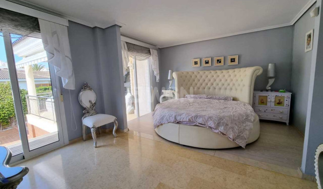 Odsprzedaż - Villa - La Mata - Costa Blanca