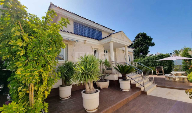 Odsprzedaż - Villa - La Mata - Costa Blanca