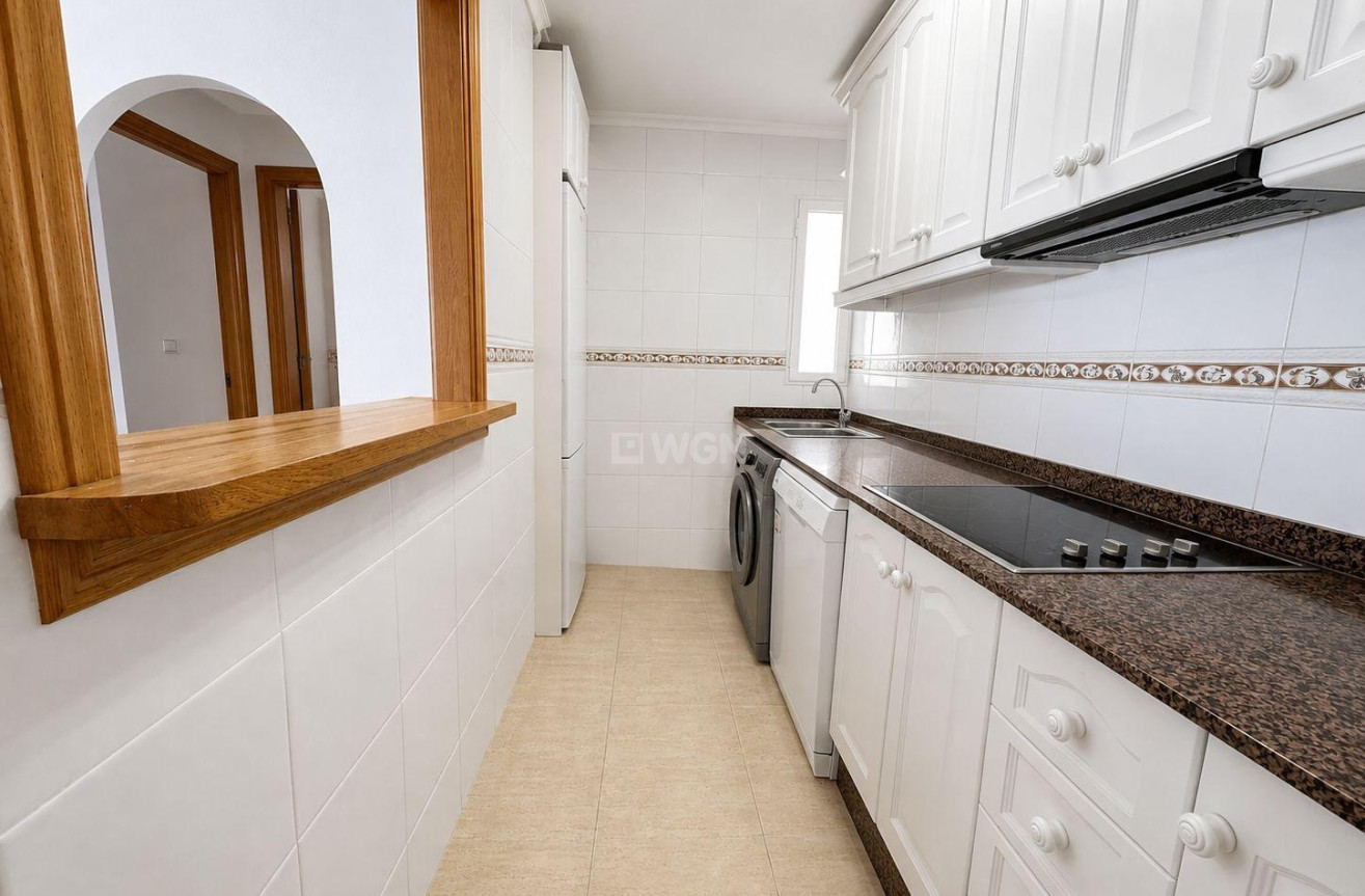 Odsprzedaż - Mieszkanie w bloku - Torrevieja - Playa del Cura