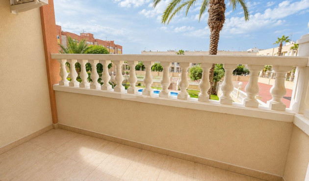 Odsprzedaż - Mieszkanie w bloku - Torrevieja - Playa del Cura
