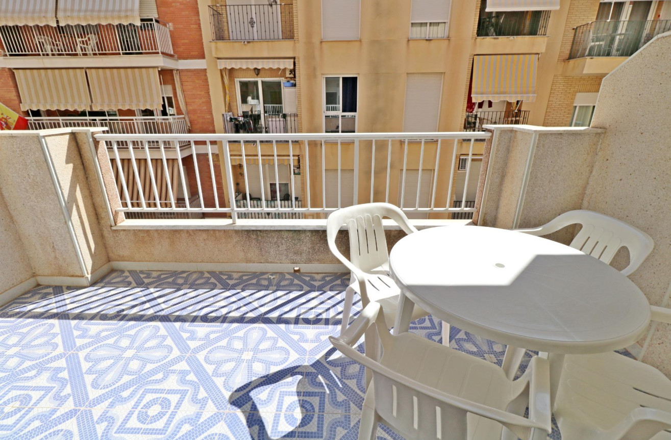 Odsprzedaż - Mieszkanie w bloku - Torrevieja - Playa del Cura