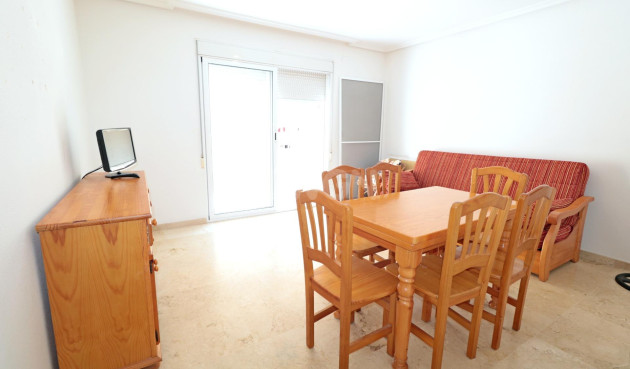 Odsprzedaż - Mieszkanie w bloku - Torrevieja - Playa del Cura