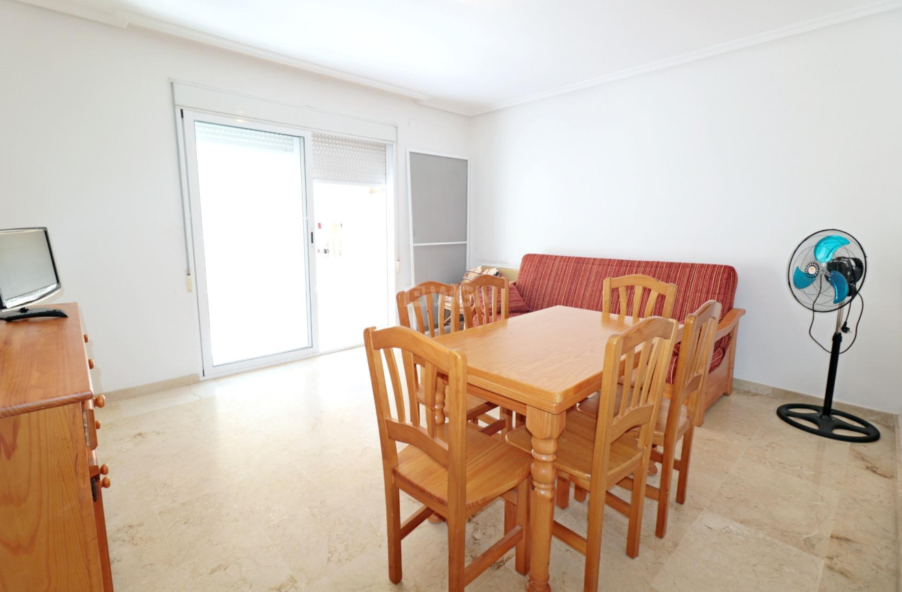 Odsprzedaż - Mieszkanie w bloku - Torrevieja - Playa del Cura