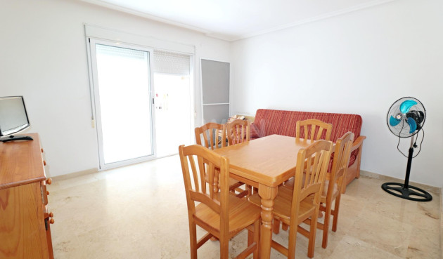 Odsprzedaż - Mieszkanie w bloku - Torrevieja - Playa del Cura
